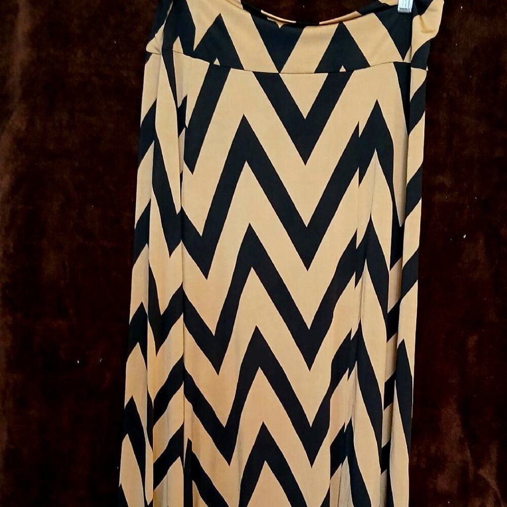 Chevron patterned maxi skirt
